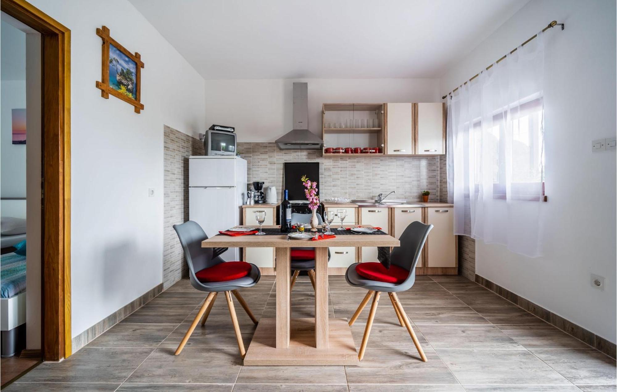 Amazing Apartment In Krnica With Kitchen Luaran gambar